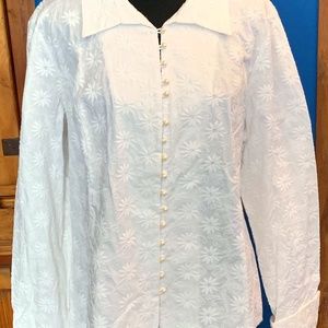 Coldwater Creek women’s xl all over embroidery pearl buttons never worn.